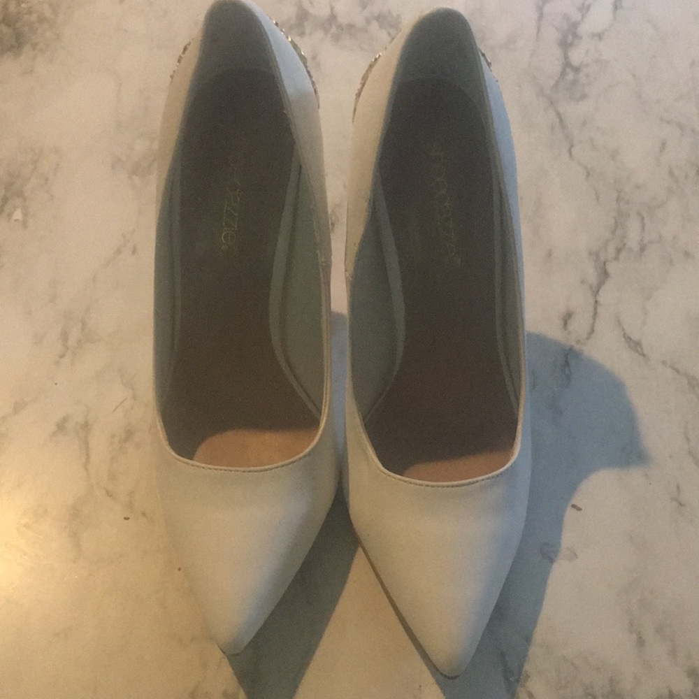 White and gold metal details heels - Picture 2 of 3